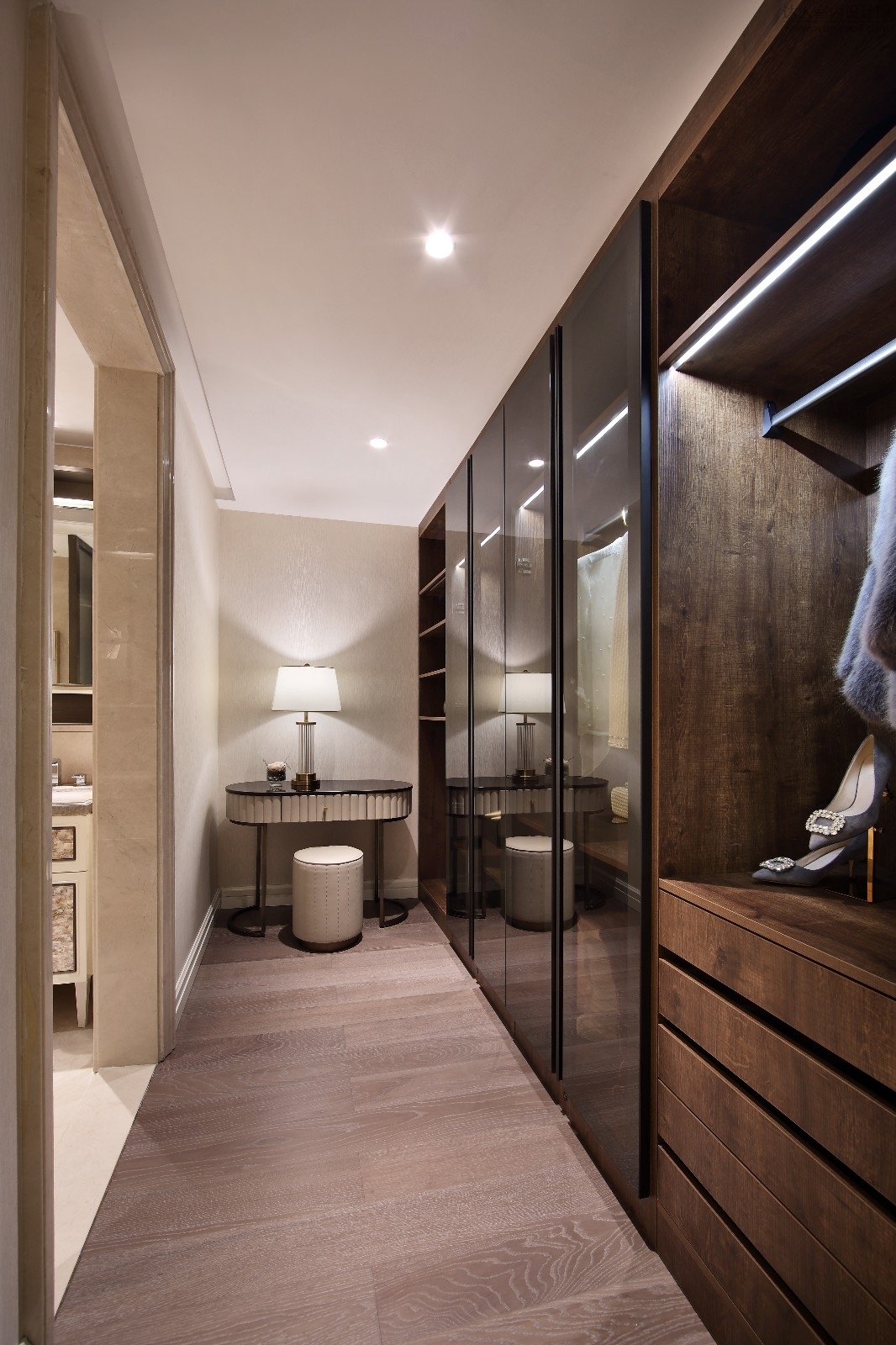 点石亚洲设计--恒裕珑城复式样板间