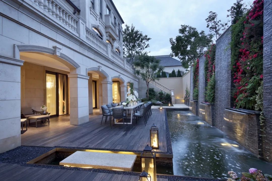 美时美客池湖滨半岛法式轻奢别墅