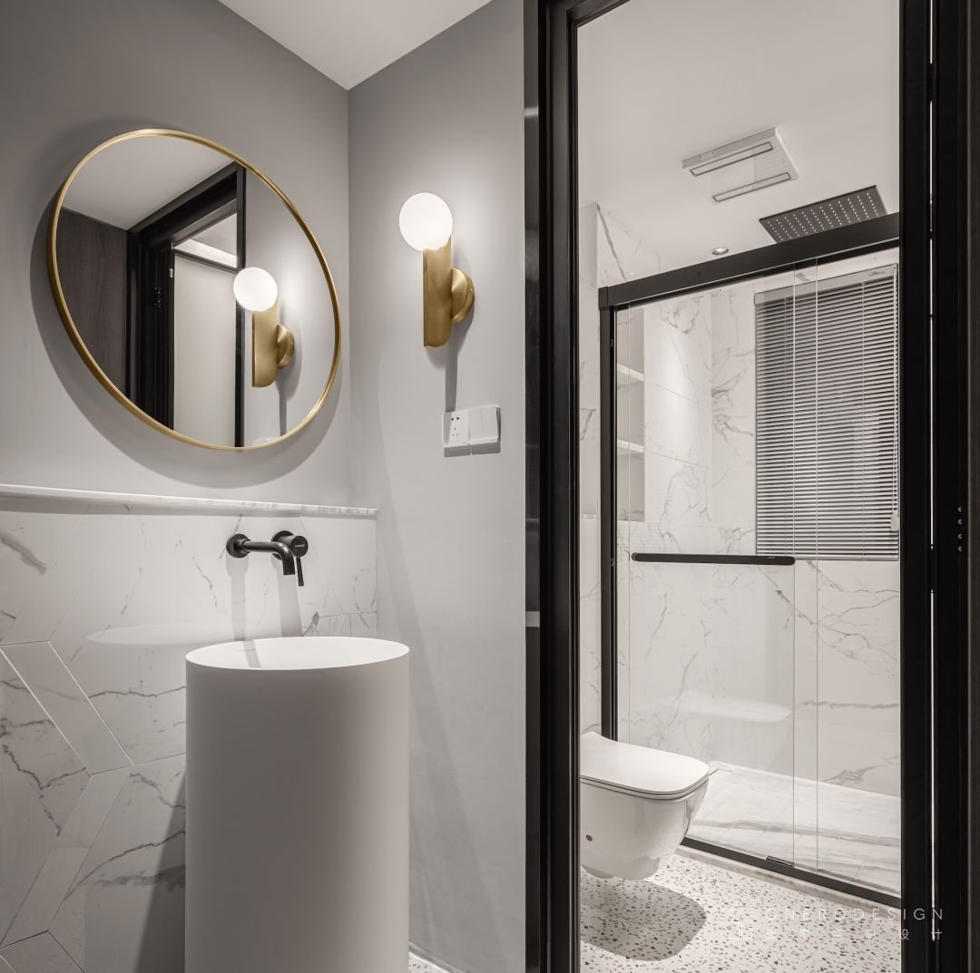 ◾️BathRoom | 洗手间  ▲干湿分区虽已是很常见的标配设计手法，但这套房子更特别的是，猫是家人，优先于 ...