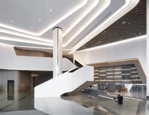 杨邦胜新作，华中区首家新皇冠假日酒店设计