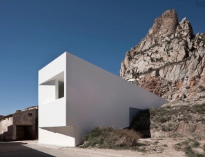 Fran Silvestre--从山里长出来的白色房子，内部竟是如此惊艳