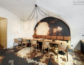 VRTIŠKA设计--六边形砖装饰的特色家庭酒吧