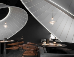 无界设计--黑色系“帐篷”创意餐厅