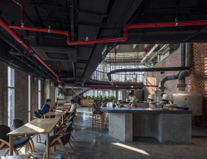 Takashi Niwa Architects--PIZZA 4P’S HAI PHONG餐厅