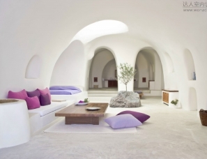 IVANA MIRCHEVSKA--Intimate haven in Santorini
