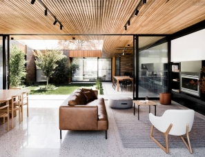 COURTYARD HOUSE BY FIGR ARCHITECTURE