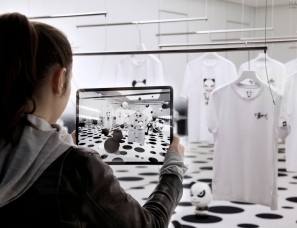 curiosity--新开的日本商店使用灯光和AR讲述品牌故事