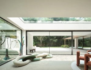 设计师沈墨 | 90后夫妇的2000㎡居所：把山光装进房间