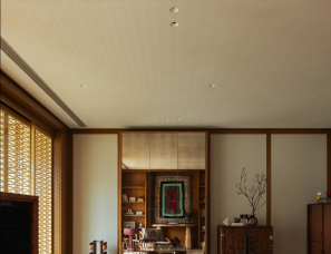 鞋包设计师的繁复主义之家，空间如同材质的炼金术