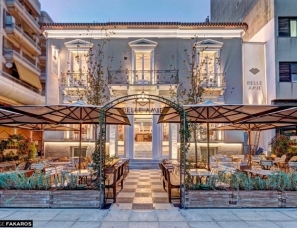 Zisis Papamichos设计--雅典新古典主义建筑的Belle Amie餐厅