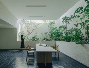 左通右达建筑工作室 | J住宅，重叠的花园