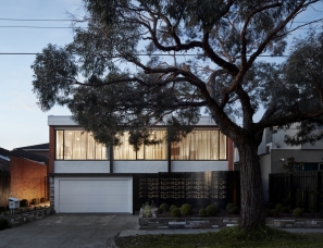 BRANCH STUDIO ARCHITECTS--WRITER`S HOUSE